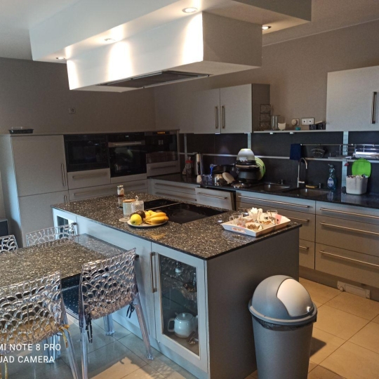  Annonces STETIENNE : Immeuble | SAINT-ETIENNE (42100) | 507 m2 | 999 000 € 