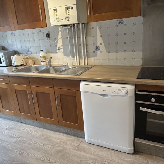  Annonces STETIENNE : Appartement | SAINT-ETIENNE (42000) | 85 m2 | 720 € 