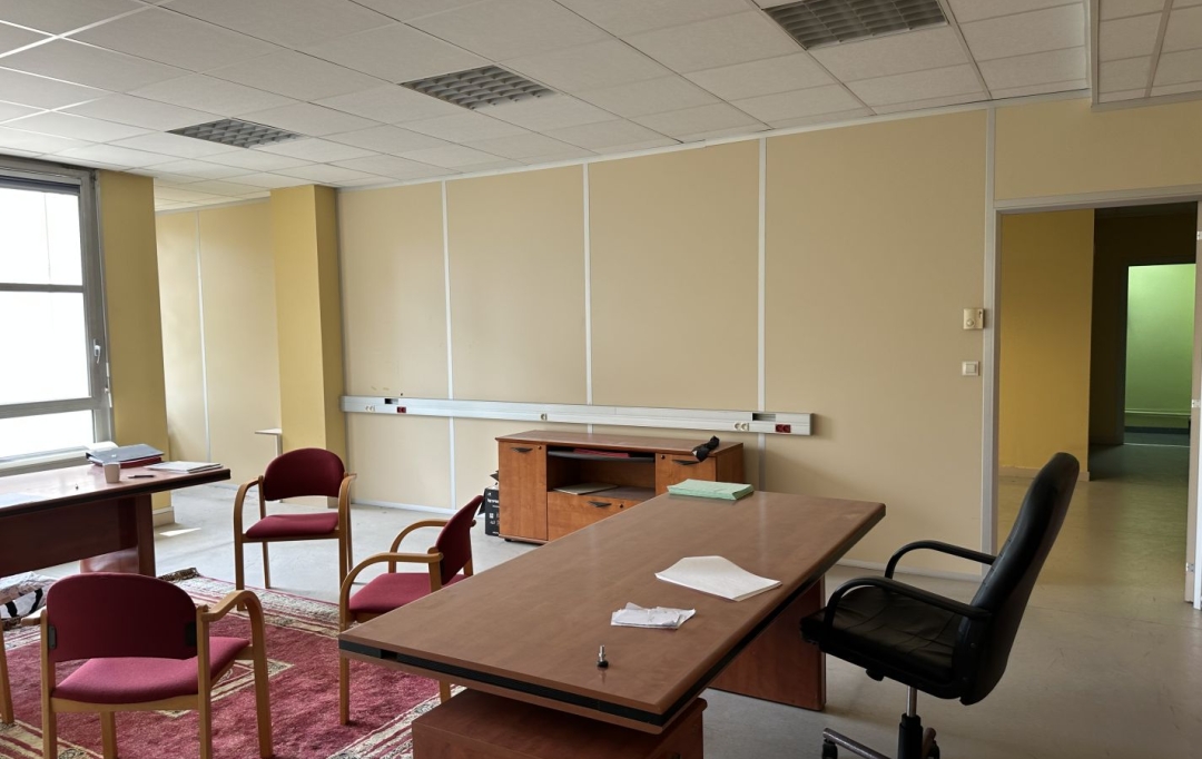 Annonces STETIENNE : Autres | SAINT-ETIENNE (42100) | 105 m2 | 56 000 € 