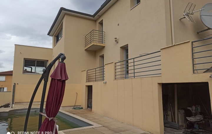 Immeuble SAINT-ETIENNE 507 m2 999 000 € Immeuble SAINT-ETIENNE 507 m2 999 000 €