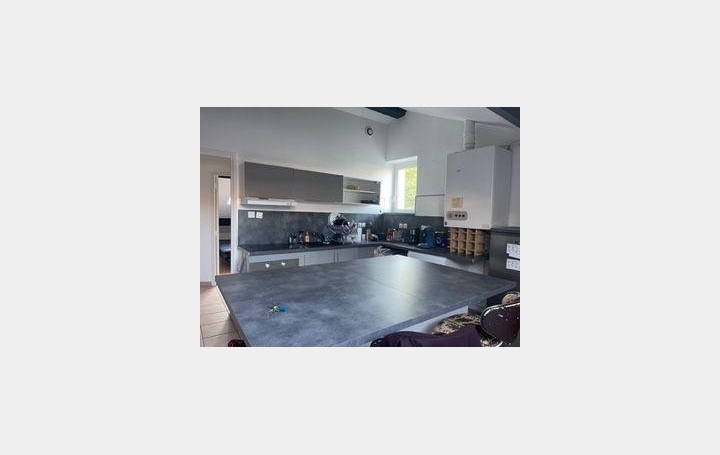  Annonces STETIENNE Immeuble | SAINT-ETIENNE (42000) | 603 m2 | 695 000 € 