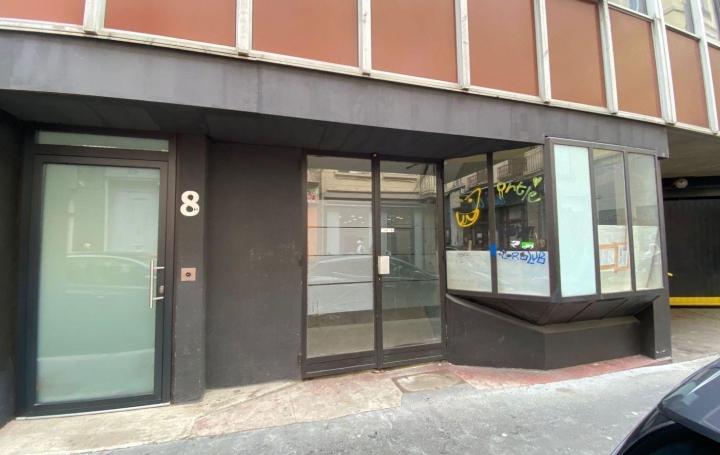 Local commercial SAINT-ETIENNE 93 m2 780 € Local commercial SAINT-ETIENNE 93 m2 780 €
