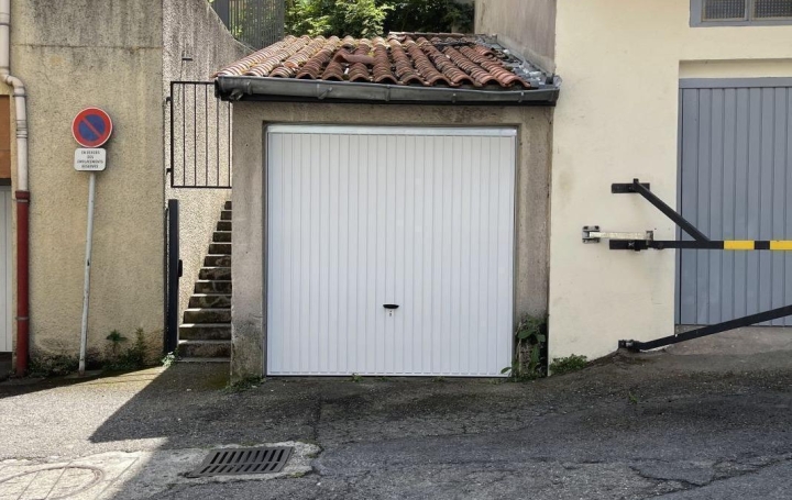 Garage   RIVE-DE-GIER  13 m2 6 500 € 