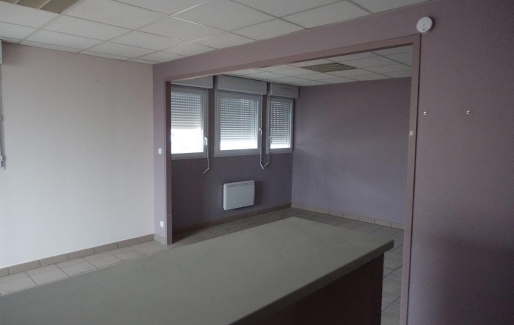 Appartement P3 SAINT-ETIENNE 110 m2 125 000 € Appartement P3 SAINT-ETIENNE 110 m2 125 000 €